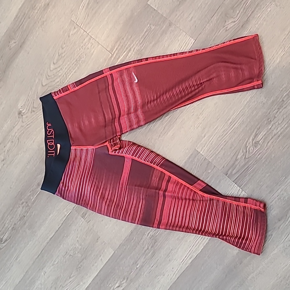 Nike XS Capris